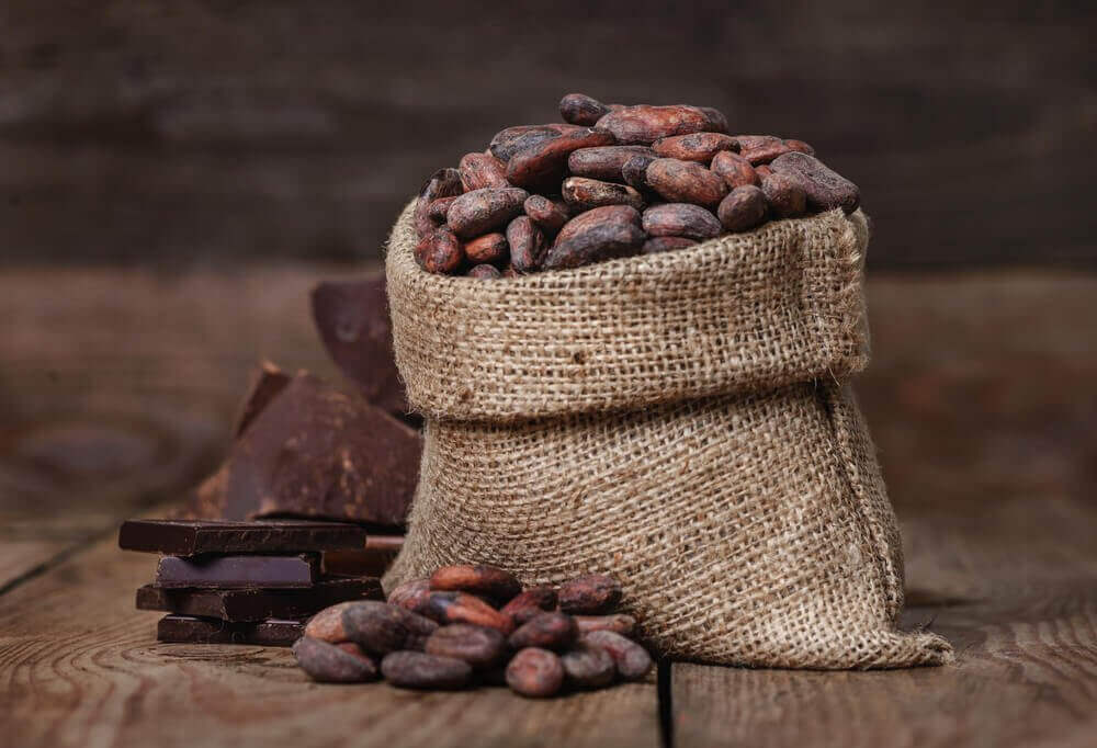 Worek ziaren kakaowych na sumtek