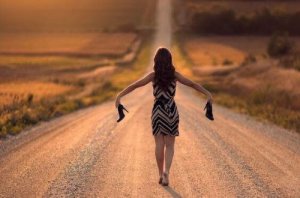 Wysokie obcasy - jak dobrze dobrać je do każdego stroju