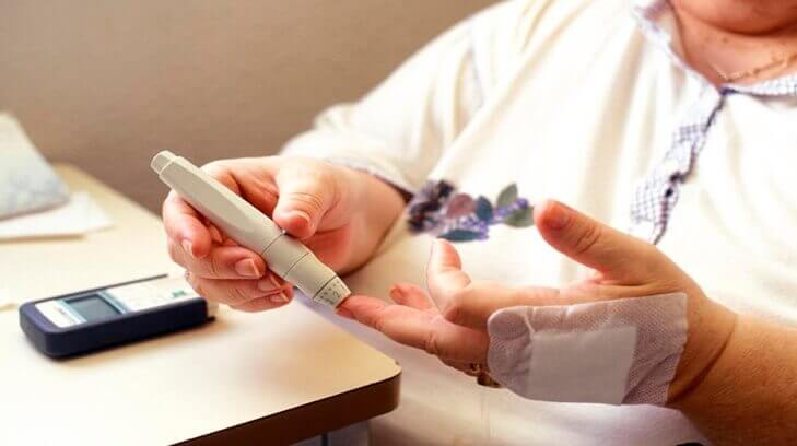 Badanie poziomu cukru.