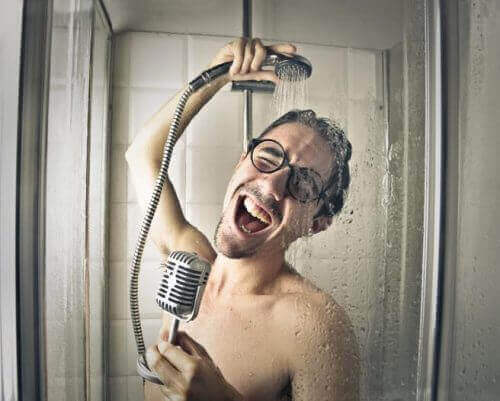 Branie prysznica – nie popełniaj tych 5 częstych błędów
