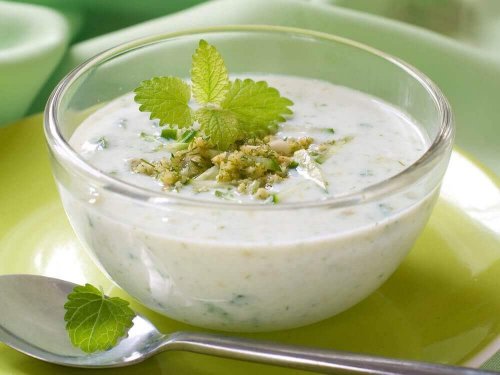 Zupa oczyszczająca z miętą i pieprzem