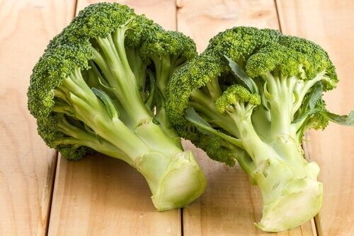 Świeże brokuły na zdrowe serce u kobiet