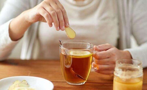 Pij herbatkę przed śniadaniem lub przed snem.