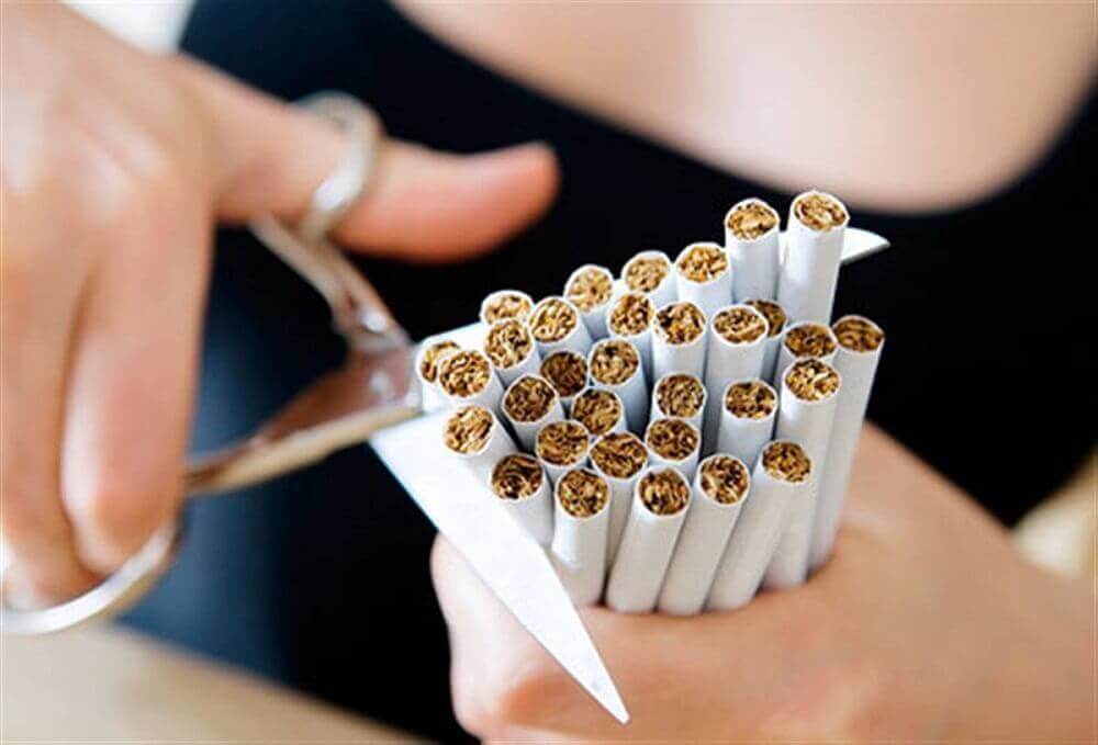 Niszczenie papierosów.