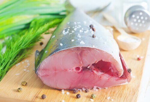 filet z tuńczyka - nieświeża ryba