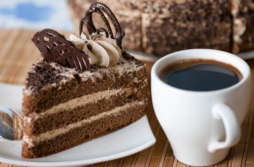 Biszkopt kawowy – aromatyczny deser na 3 sposoby