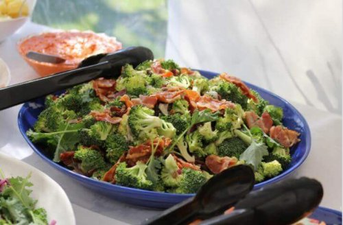 Brokuły zapiekane z szynką – zdrowy pomysł na obiad