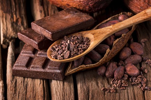 Czekolada i ziarna kakaowca