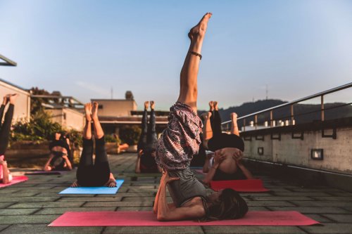 joga nogi do góry
