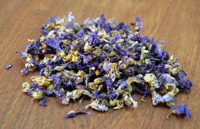 Suszone kwiaty malwy na zapalenie sutków.