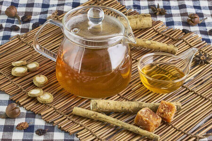 Napar z łopianu stymuluje oczyszczanie układu limfatycznego