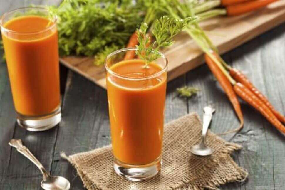 Zdrowy napój na bazie marchewki