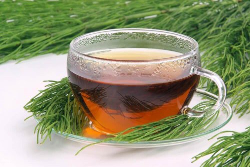 zielona herbata i chwaszczka