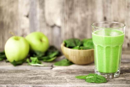 To smoothie na wzmocnienie i odżywienie włosów jest proste do przygotowania i wyjątkowo smaczne!