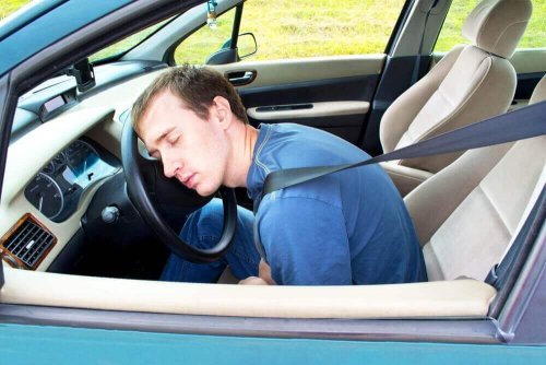 Jak nie zasnąć za kierownicą – 9 wskazówek