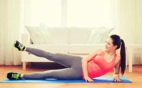 Ćwiczenia abduktorów to stały element walki z cellulitem.