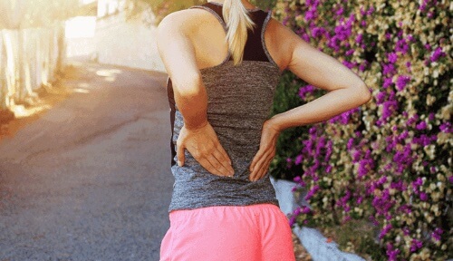 Bolesna rwa kulszowa obejmuje przede wszystkim dolny odcinek pleców i nogi.