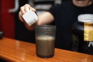 Koktajle białkowe: dlaczego są takie korzystne?