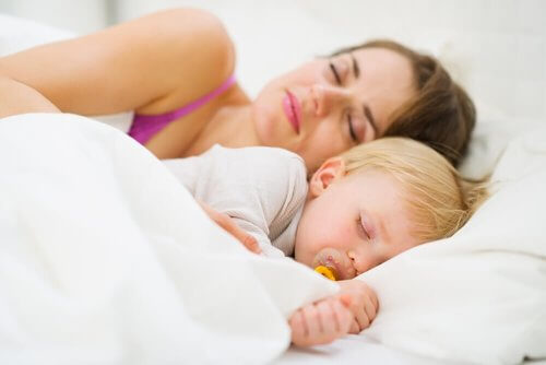 Przespać całą noc - naucz tego swoje dziecko i sama się wyśpij