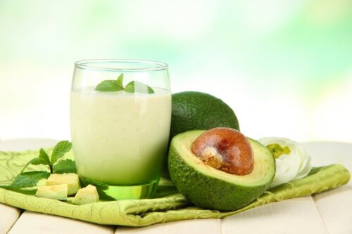 Przepisy z awokado to przede wszystkim nieskończone możliwości przygotowania smoothie!