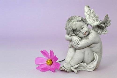 Smutna figurka.