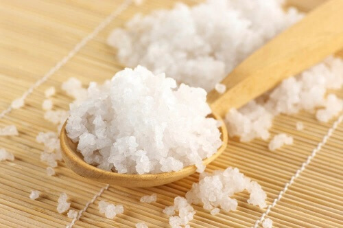 Sól Epsom wspiera proces regeneracji skóry.
