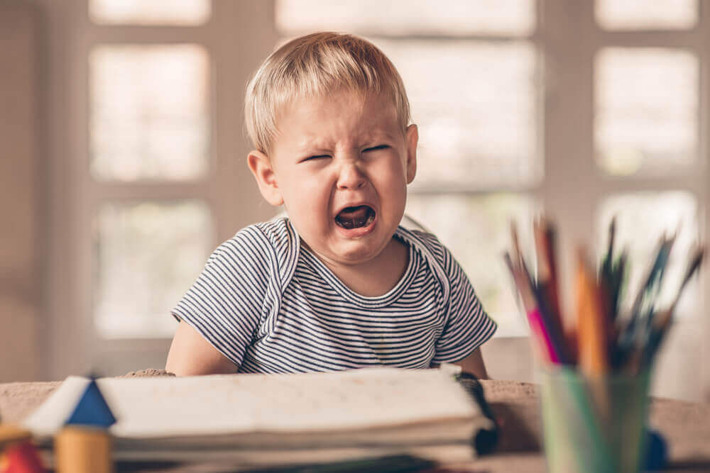 Stres w życiu dziecka objawia się płaczem