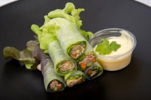 Wraps z sałaty, owoców i warzyw - poznaj 3 wersje