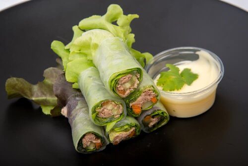 Wraps z sałaty, owoców i warzyw - poznaj 3 wersje