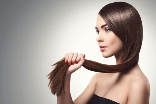 Cienkie włosy - 5 naturalnych rozwiązań, aby je wzmocnić