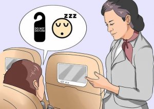 Nie możesz spać w samolocie? Oto 9 trików