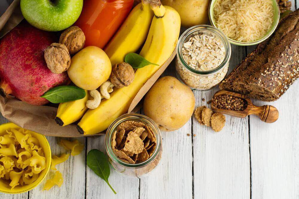 Unikaj diet o niskiej zawartości węglowodanów.