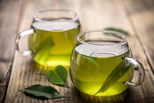 Zielona herbata to najlepszy sposób na senność w ciągu dnia.