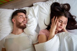 Uporczywe chrapanie - 5 środków, które pomogą