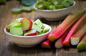 Zaburzenia funkcjonowania tarczycy? Pomoże rabarbar