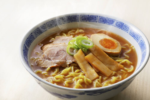 Zupa ramen z kurczaka - poznaj japoński przepis