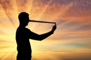 Codzienne kłamstwa, którymi sami sobie szkodzimy