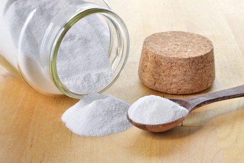 Naturalne sposoby na oczyszczenie porów mogą także być oparte o peelingi – na przykład peeling z sody.
