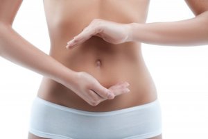 Pępek - wyczyść go, stosując 3 naturalne rozwiązania
