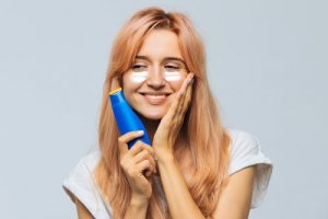 Plamy od słońca - 8 wskazówek, jak ich uniknąć