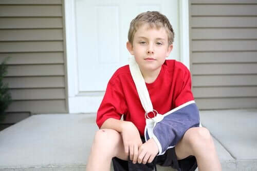 dzieci i gips