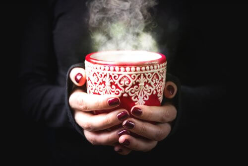 Bolące gardło - najlepsze napoje na ukojenie bólu