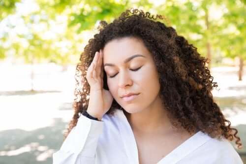 Ból głowy w lecie - jak go skutecznie złagodzić?