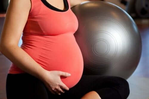 Ćwiczenia fizyczne w ciąży - 4 proste sposoby na ich wykonanie