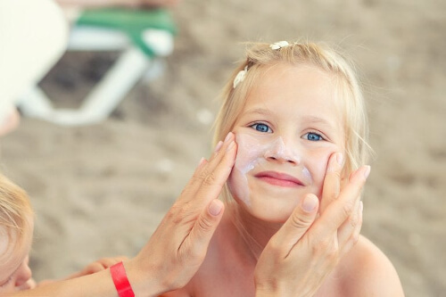 Skóra dzieci na twarzy wymaga specjalnej ochrony