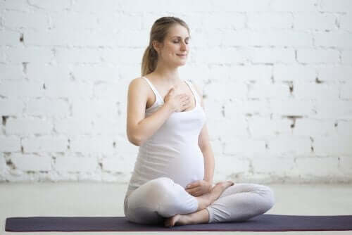 Joga uprawiana przez kobietę w ciąży
