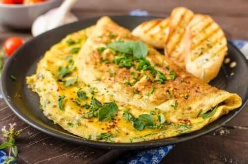 Omlet na talerzu