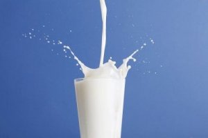Mleko o obniżonej zawartości tłuszczu kontra pełnotłuste: które z nich jest lepsze?