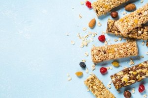 Batony bezglutenowe z nasion i ziaren - jak je przygotować?