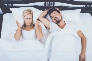 Bezdech senny - poznaj nawyki, które pomogą Ci w radzeniu sobie z nim